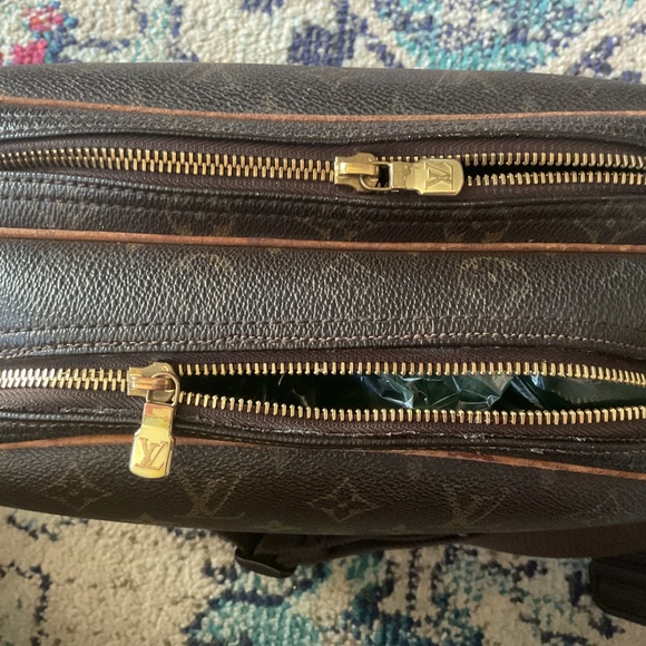 Louis Vuitton Monogram Reporter Crossbody PM - Picture 11 of 16